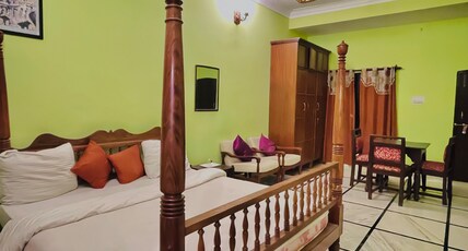 Hammeer Garhi Heritage Resort Room Type - Maharaja Room