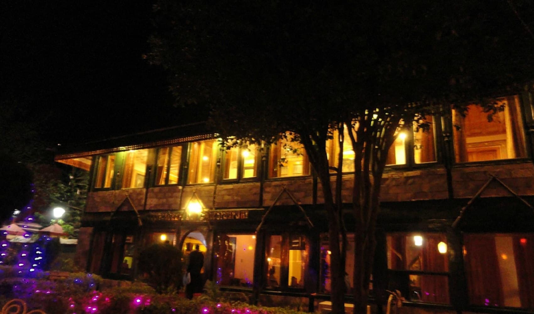 Hotel Rajmahal Palace - Tap to explore photos