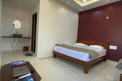 Address of Hampi TravellerNest