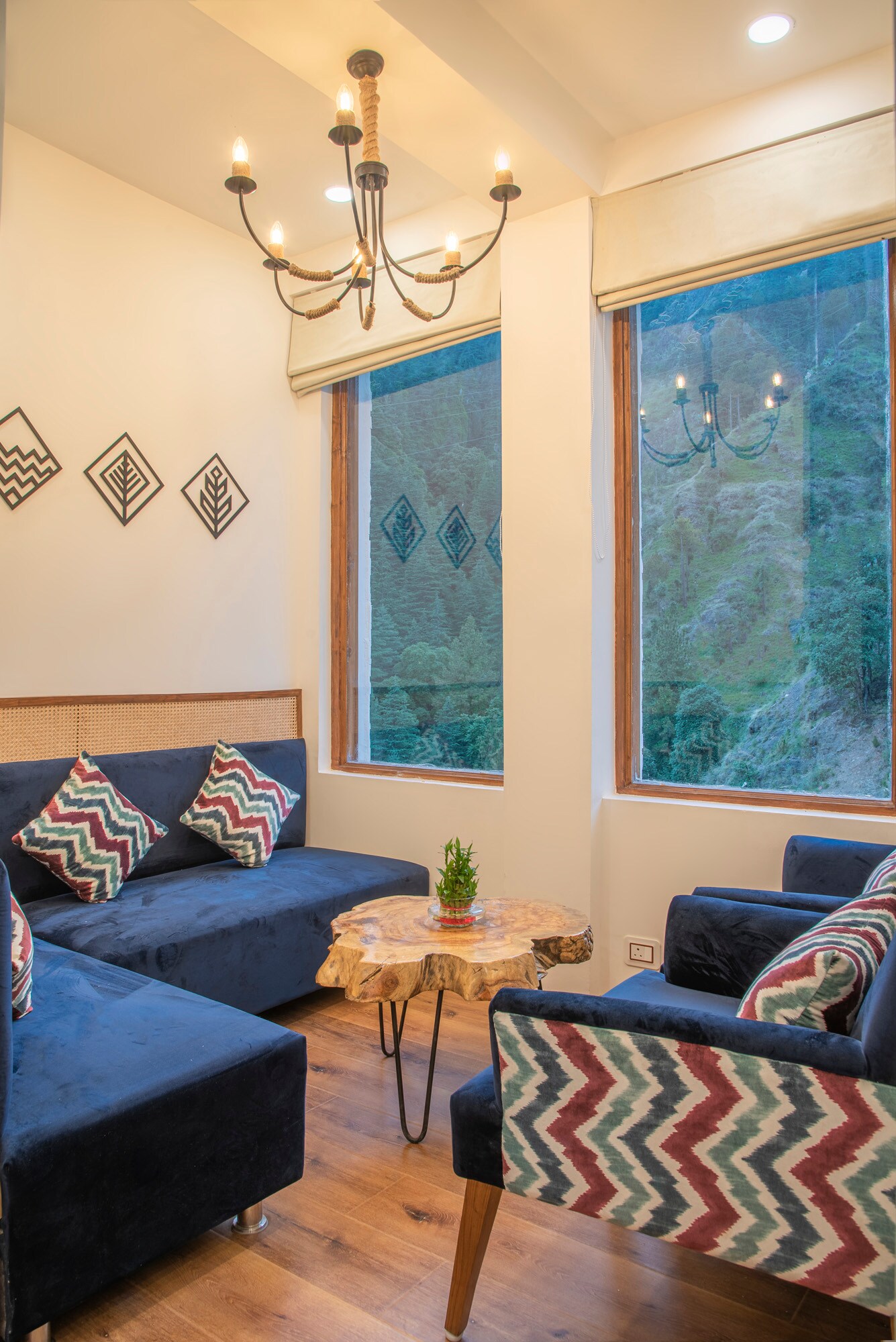 The Oasis I Luxury 2 Bedroom I Shimla - Tap to explore photos