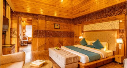 Alexandra Cottage Room Type - Family Room with Balcony