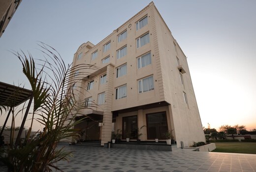 Hotel Sajjan Palace