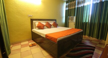 Hotel City Palace Room Type - Deluxe AC Room