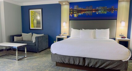 Best Western Plus Glen Allen Inn Room Type - Accessible - 1 King, Mobility Accessible, Communication Assistance, Bathtub, Kitchen, Non-Smoking, F Best Western Plus Glen Allen Inn Room Type - Accessible - 1 King, Mobility Accessible, Communication Assistance, Bathtub, Kitchen, Non-Smoking, F