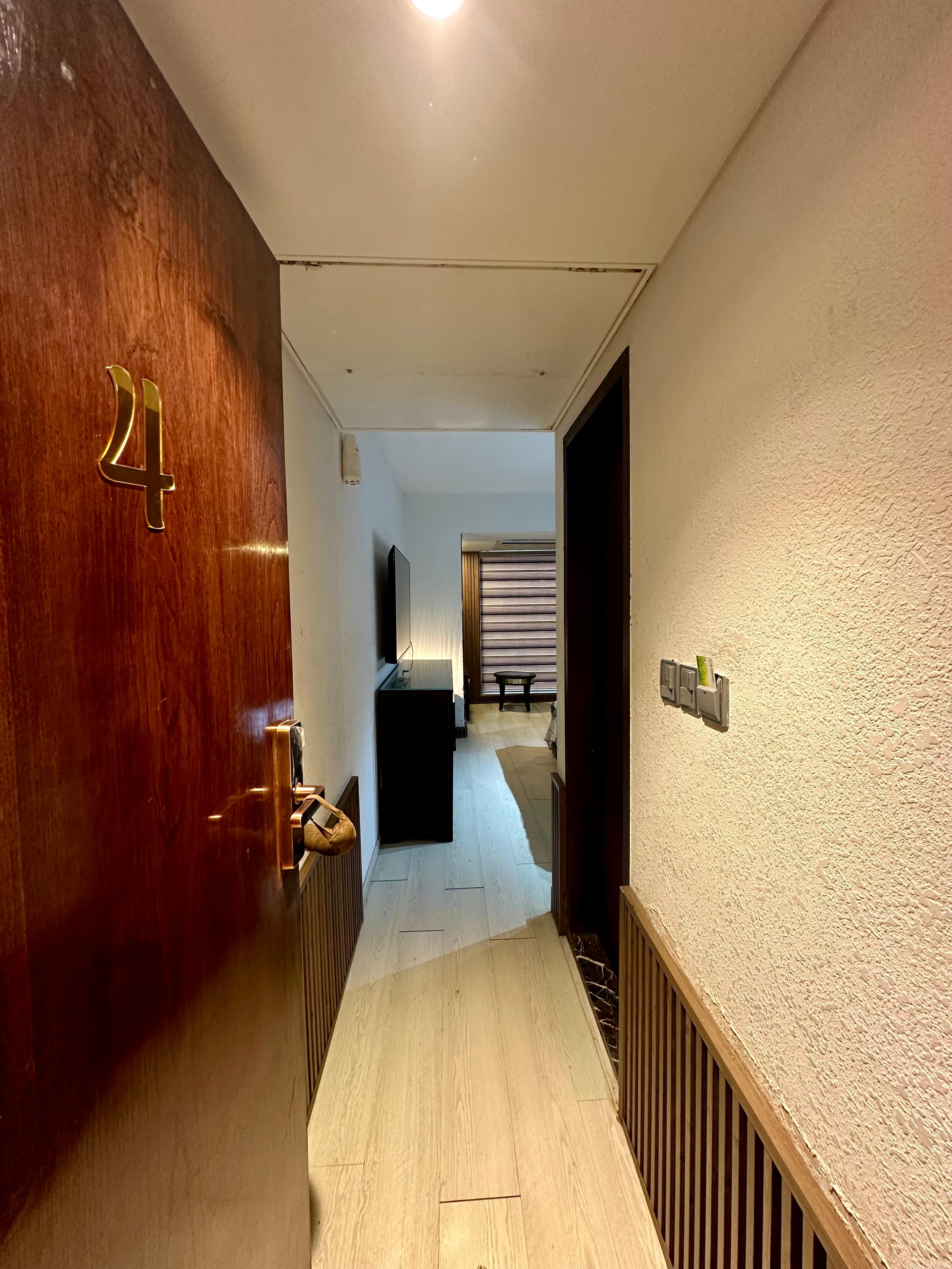 Elite Suites - Studio Apartments by MCSC - Tap to explore photos