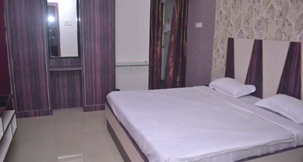 Hotel Saatvik Room Type - King Bed Room