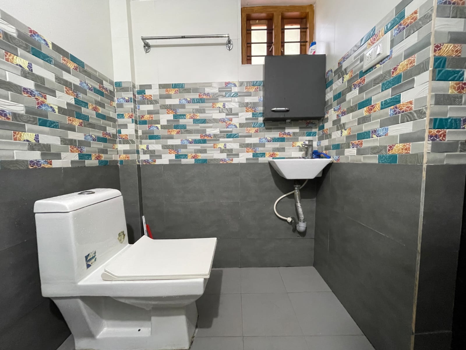 Jeena Homestay Villa - Tap to explore photos