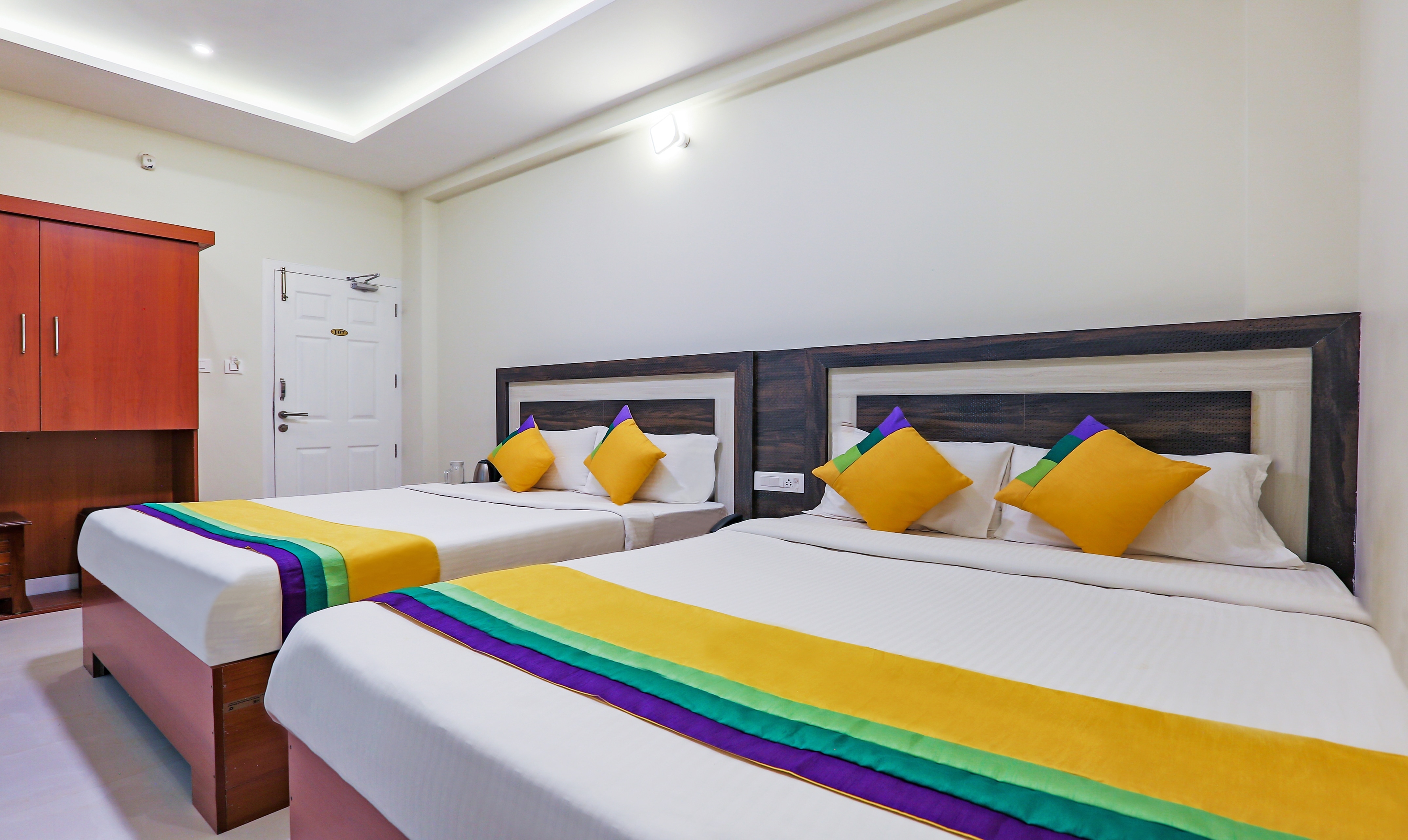 Itsy Hotels Kottaram Residency, 10 Mins To Botanical Garden - Tap to explore photos