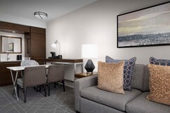Embassy Suites Atlanta - Kennesaw Town Center