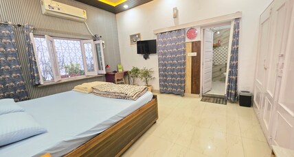 UDS CAFE AND HOMESTAY Room Type - Executive room with split ac