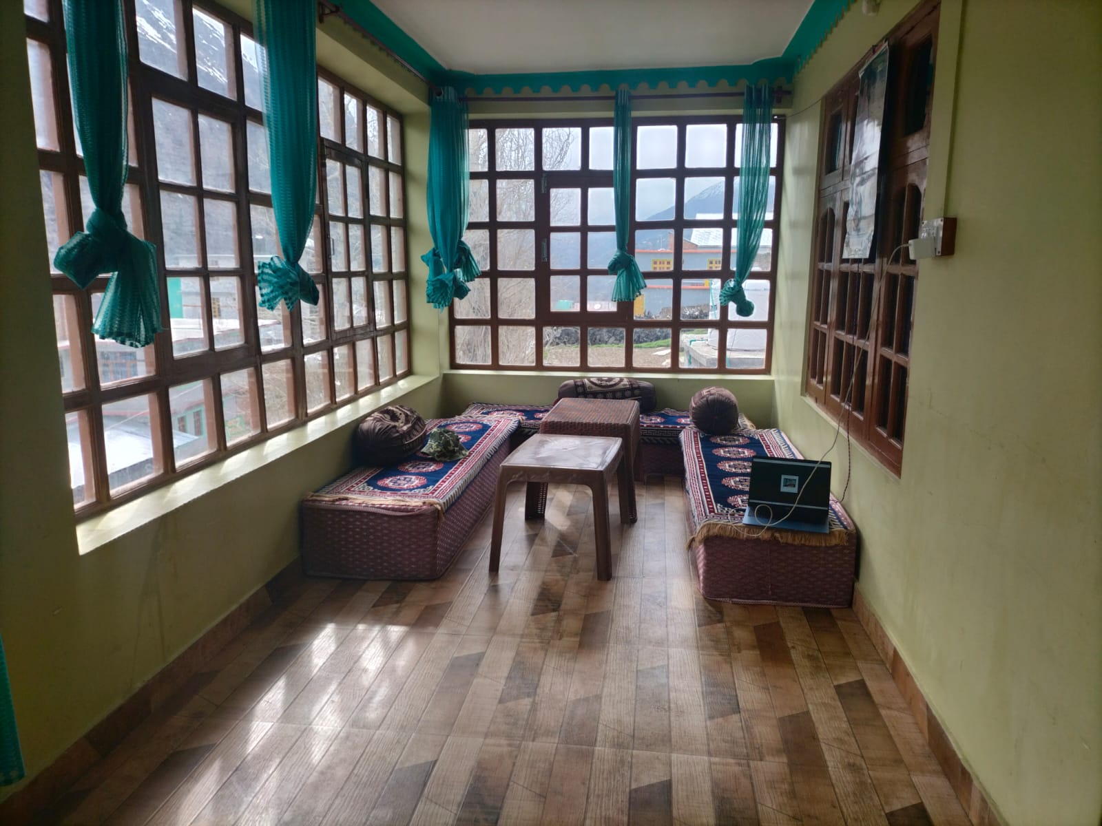 Sen Home Stay - Tap to explore photos