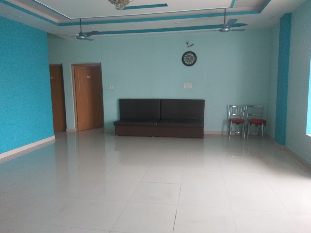 Hotel Samrat - Tap to explore photos