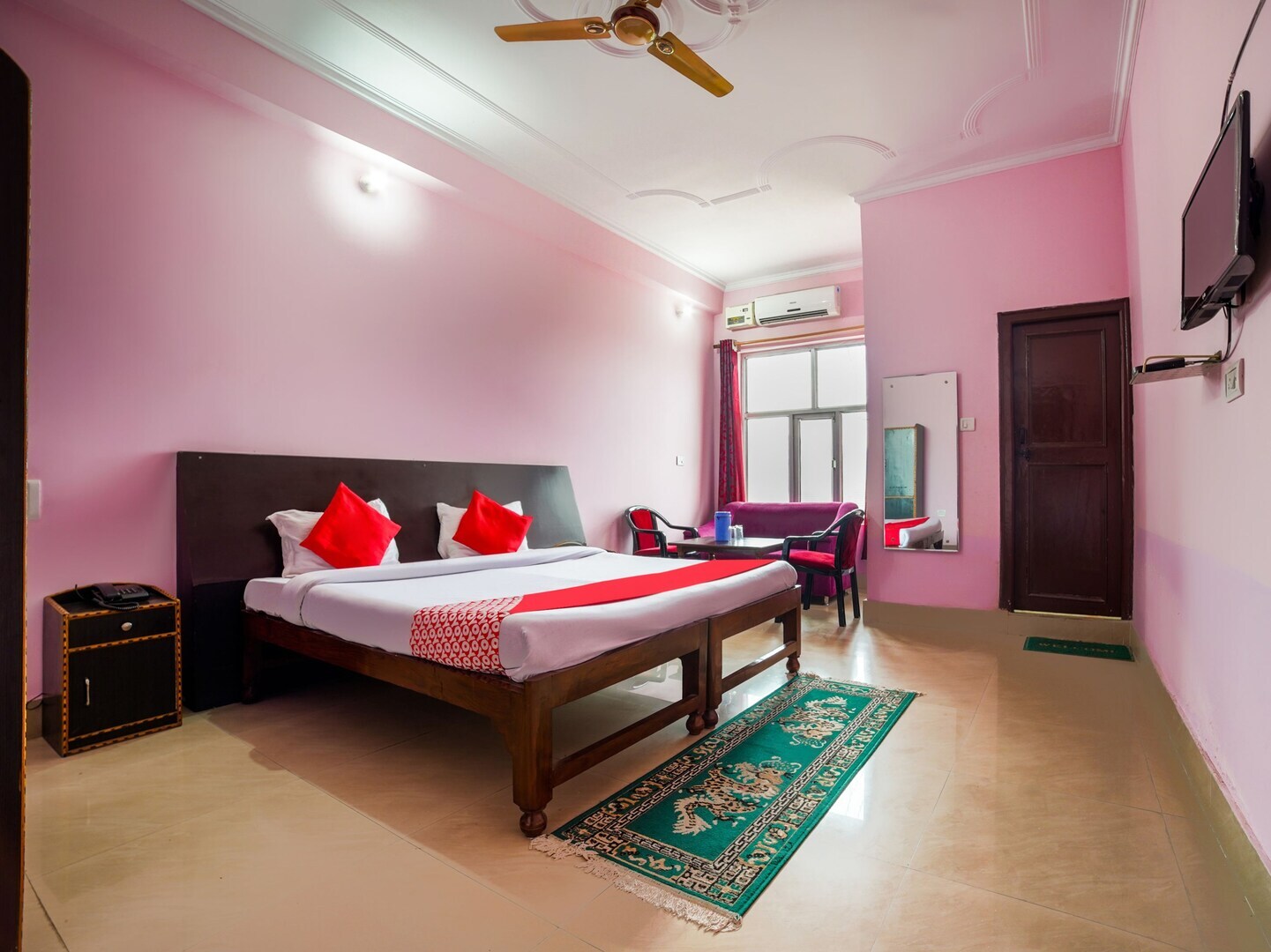 Hotel Midtown Inn - Tap to explore photos