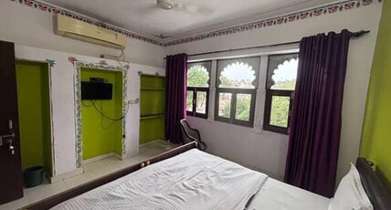 Bunk & Beyond Hostel Room Type - Deluxe with Lake view