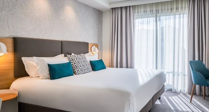 Holiday Inn Perpignan, an IHG Hotel Room Type - 1 King Premium Balcony
