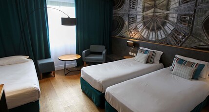 Mercure Mont Saint Michel Room Type - Standard Room with 3 single beds