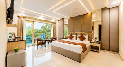 Hotel Downtown by Quadis - East of Kailash Room Type - Royal Deluxe With Balcony