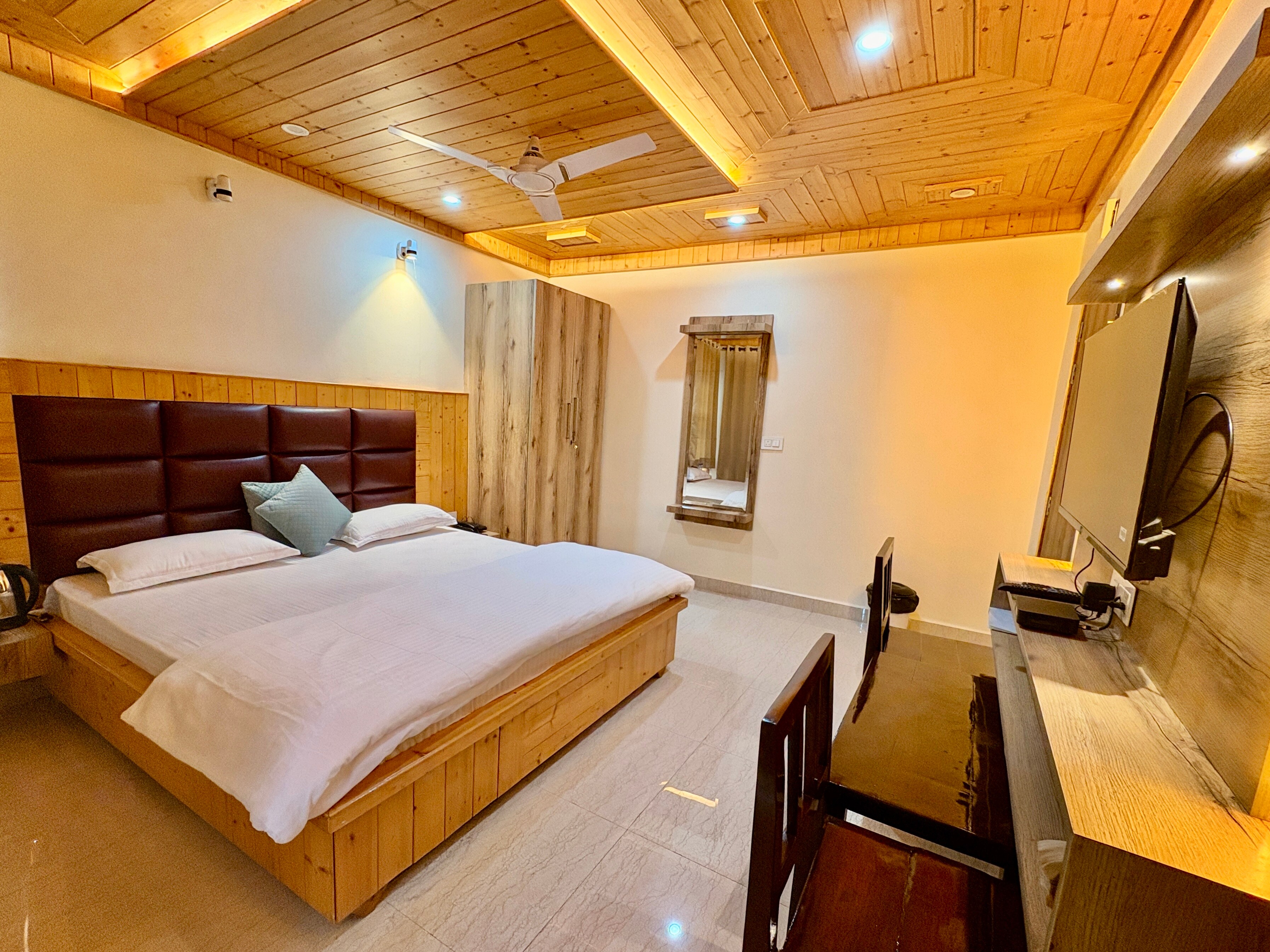 Mainak Guest House - Tap to explore photos