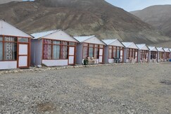 White Heaven Cottage | Rooms & Restaurant