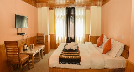 Venkys Place Room Type - Double room with mountain view Venkys Place Room Type - Double room with mountain view
