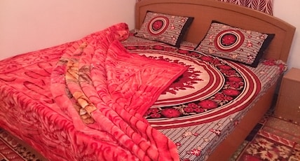 Khanday Guest House Room Type - Deluxe Room
