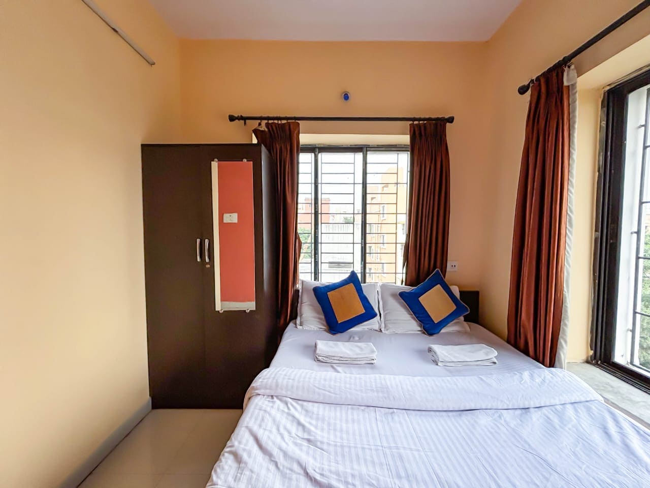 Park View Guest House - Tap to explore photos