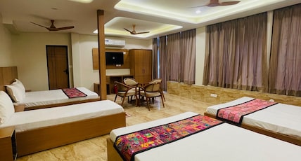 The Mewar By vasundhara Hotels A unit of Tip Top Room Type - Common Room for 7 people The Mewar By vasundhara Hotels A unit of Tip Top Room Type - Common Room for 7 people