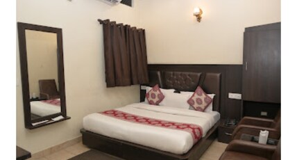 Hotel Sunder Palace Room Type - AC Deluxe Double Bed Room