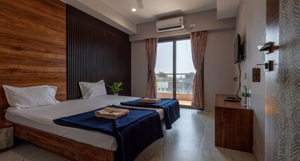 Hotel Aaradhya Crown Room Type - Double Bed Ac Room