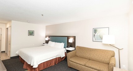 Hampton Inn Kerrville Room Type - 1 KING STUDY NONSMOKING