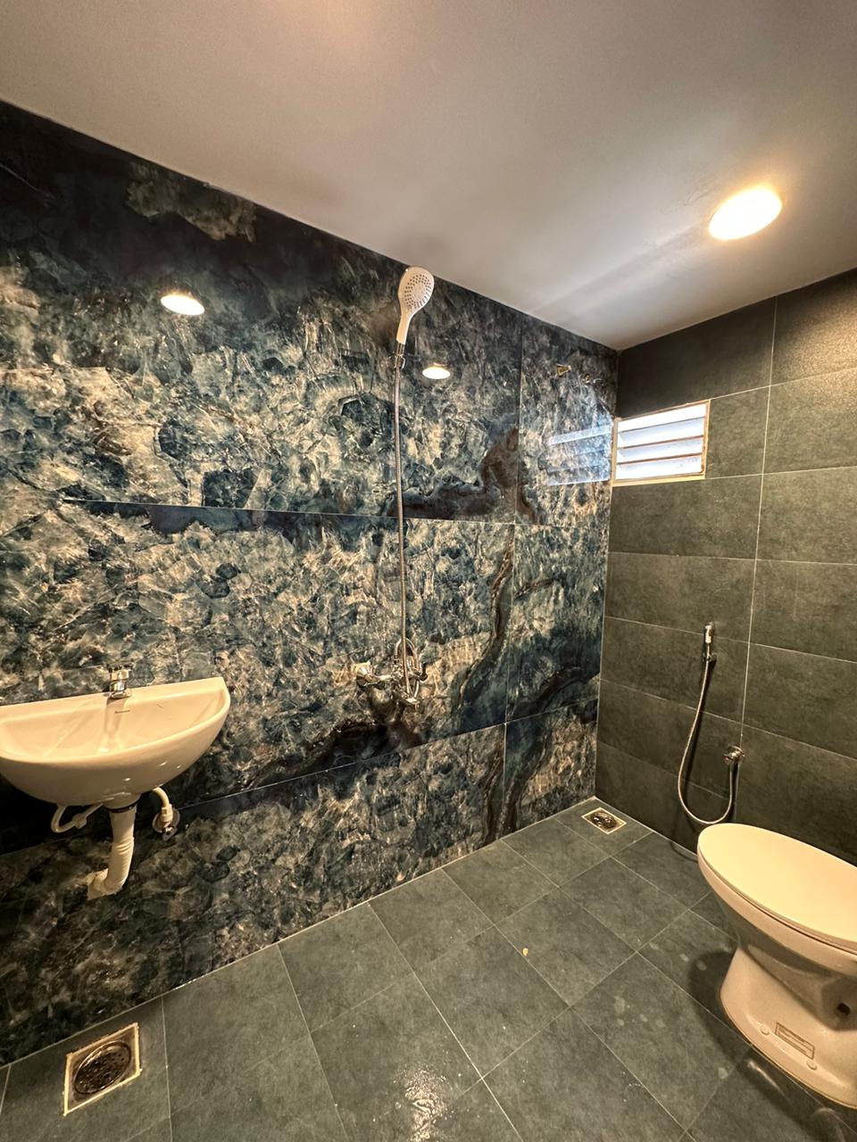 MAXI 3BHK - Tap to explore photos