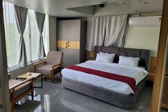 Hotel Sarovar