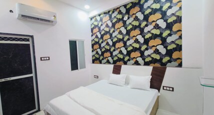 Shree Mahakal Manjula Room Type - Deluxe Room