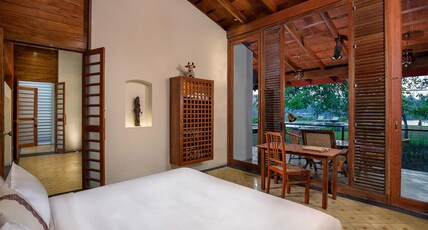 Baymaas Lakehouse Room Type - Poolside Villa 1