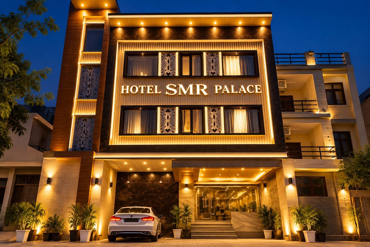 Hotel SMR Palace-Rooftop - view Taj Mahal - Tap to explore photos