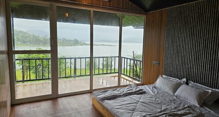 Plumeria Retreat Lakeside Cottages Room Type - Lake view white cottages