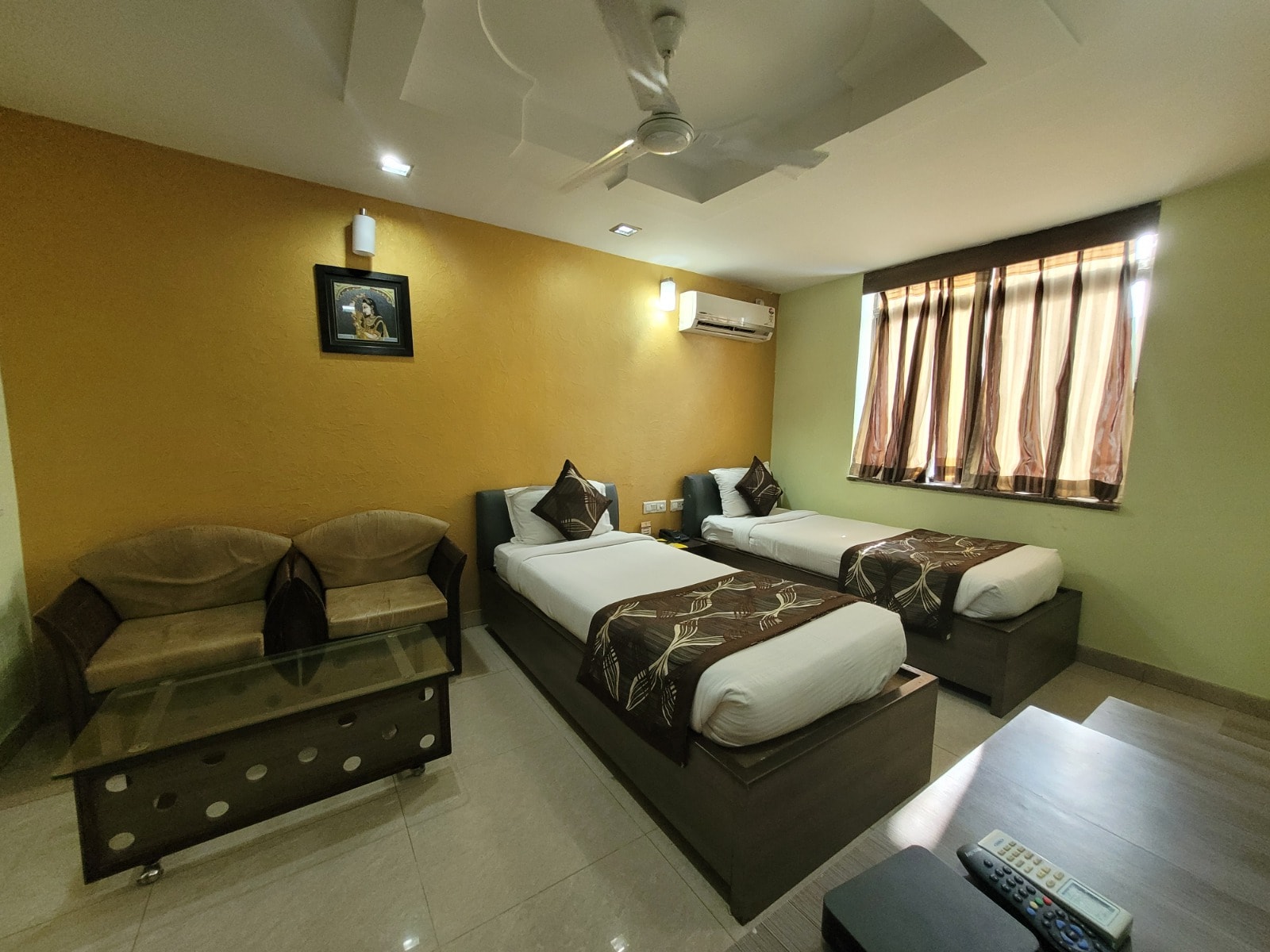 Hotel Raj Residency - Tap to explore photos