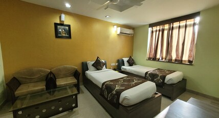 Hotel Raj Residency Room Type - Deluxe Twin Bed Room