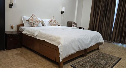 Aloha Apartments by Alka Room Type - 1 Bed Room Apartment with balcony and mountain view