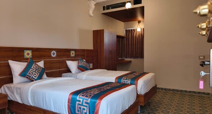 Hotel Meyyappaa Room Type - HERITAGE DOUBLE BEDAC ROOM
