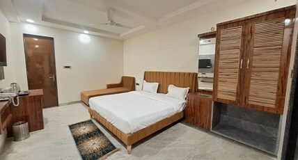 Hotel The Vinayak Room Type - Executive Room with Balcony