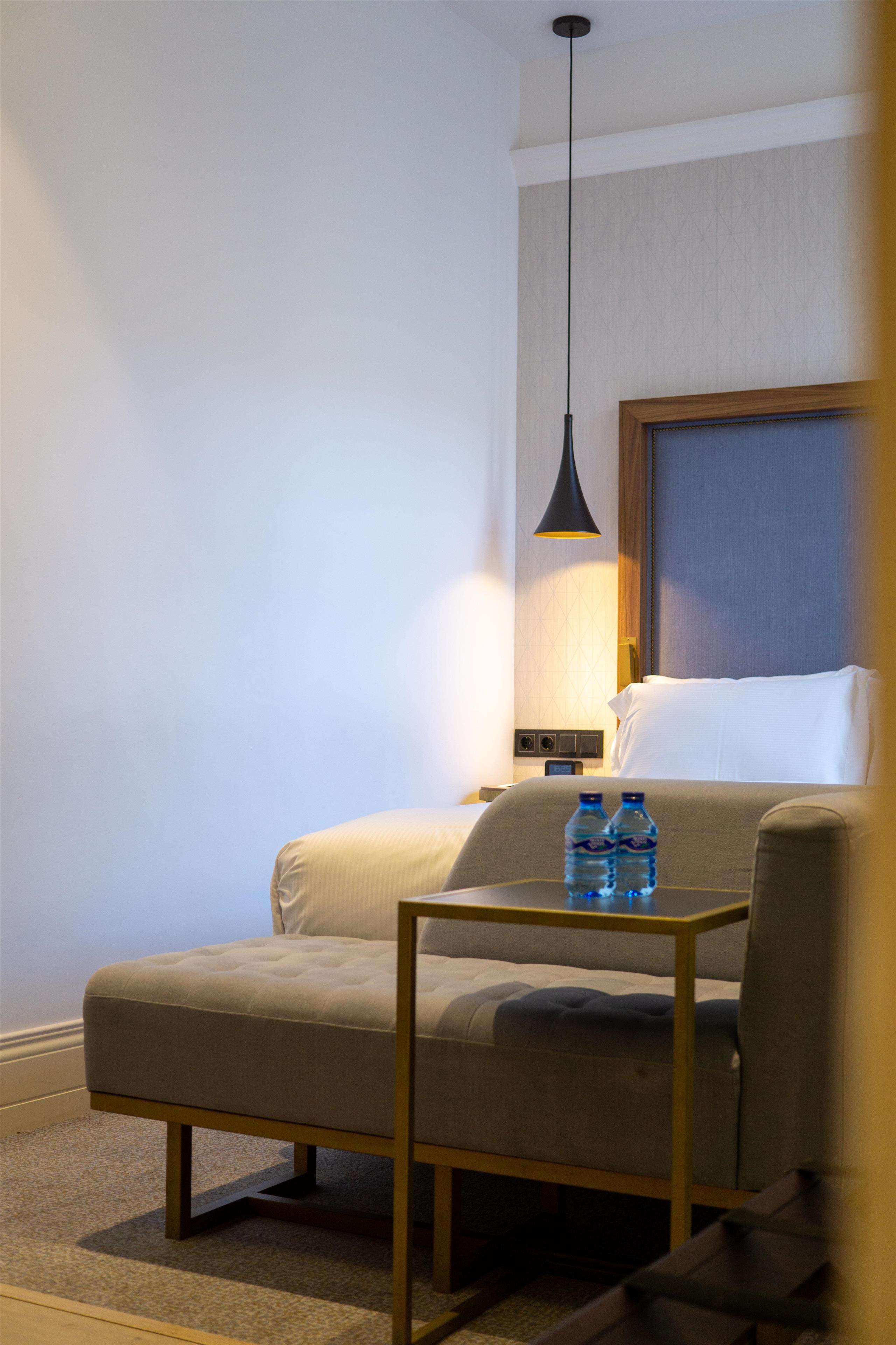 DoubleTree by Hilton Madrid-Prado - Tap to explore photos