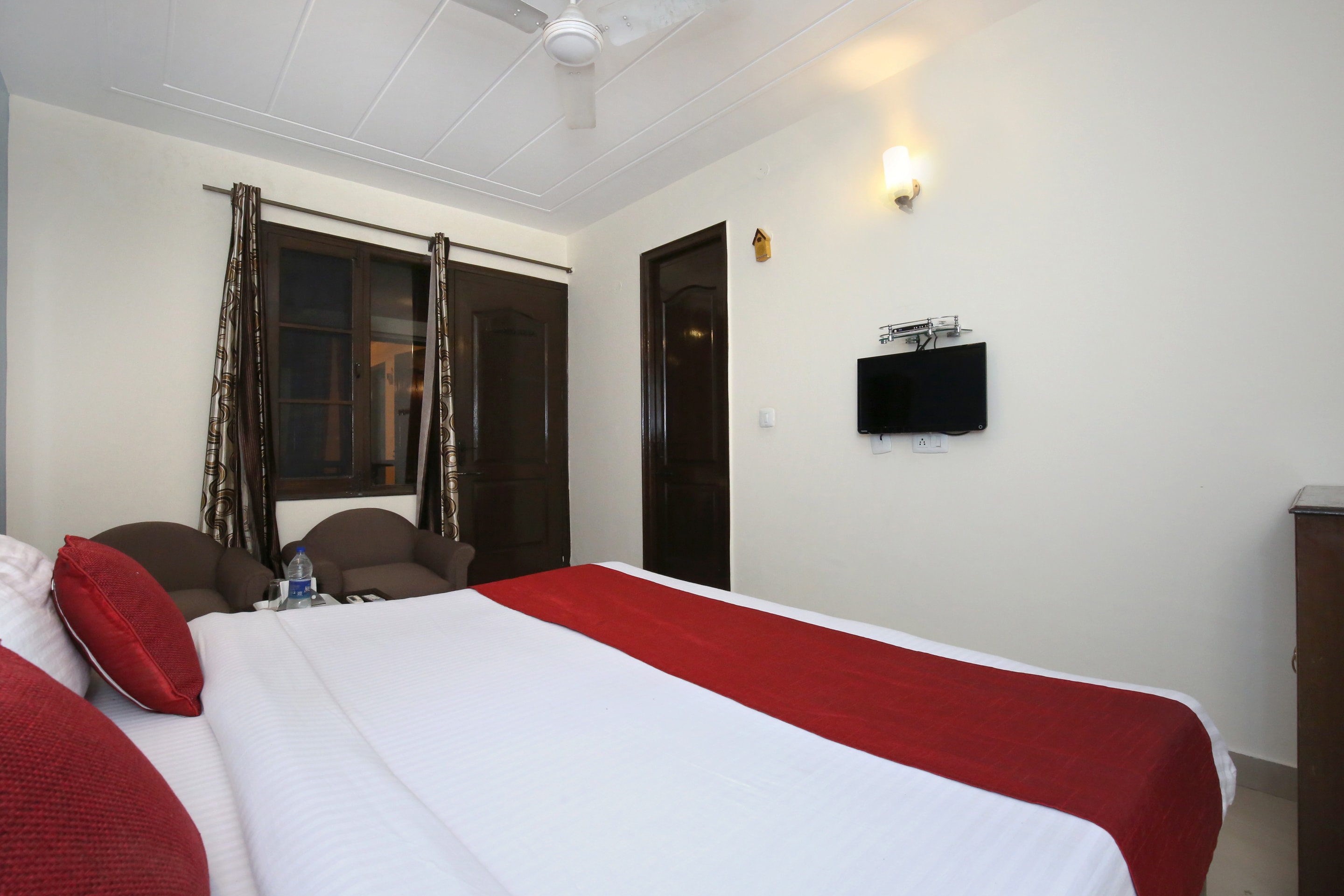 Flagship OYO Hotel Sangam - Tap to explore photos