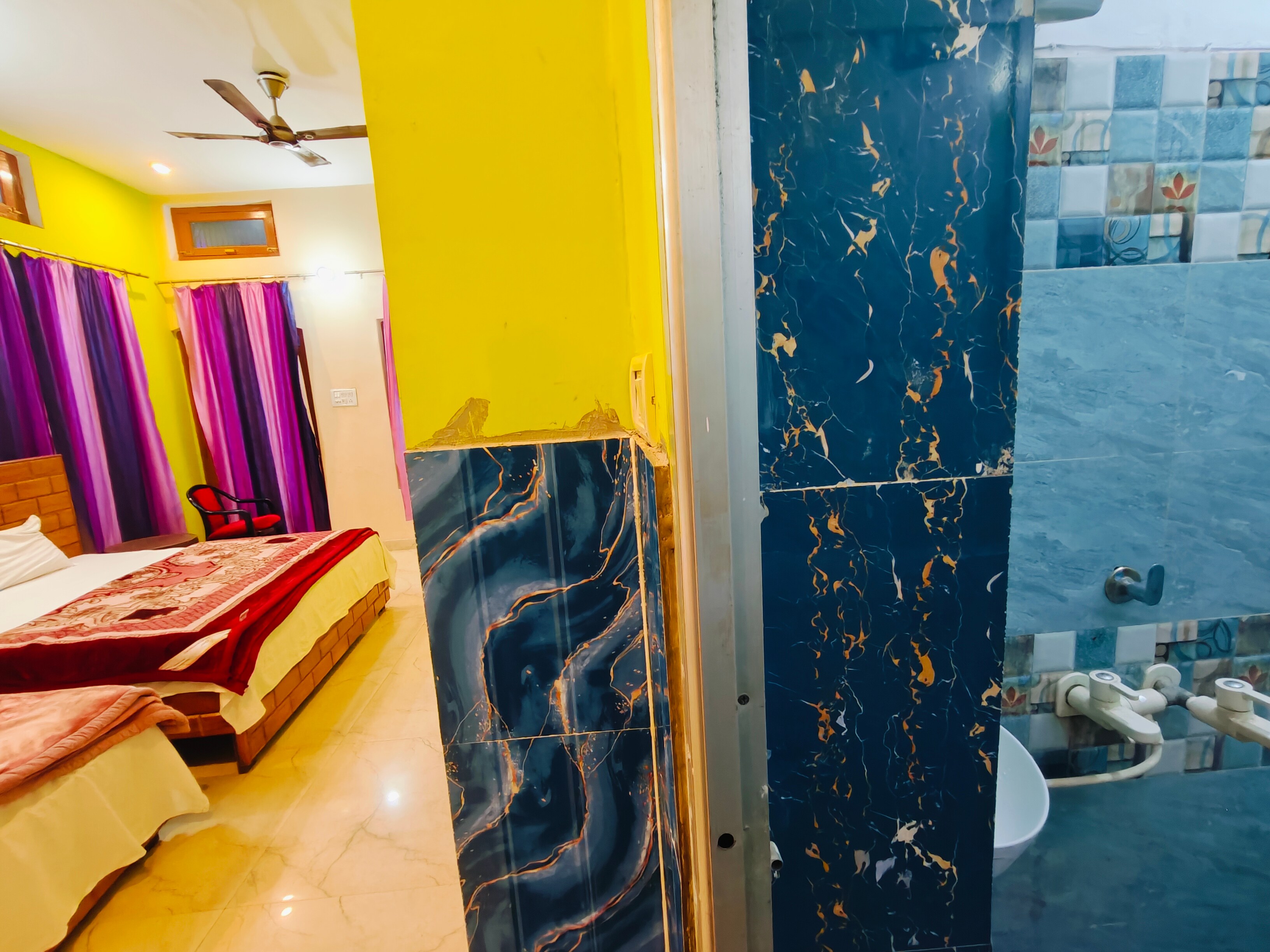 Om Niketan Home Stay Ayodhya Dhaam - Tap to explore photos