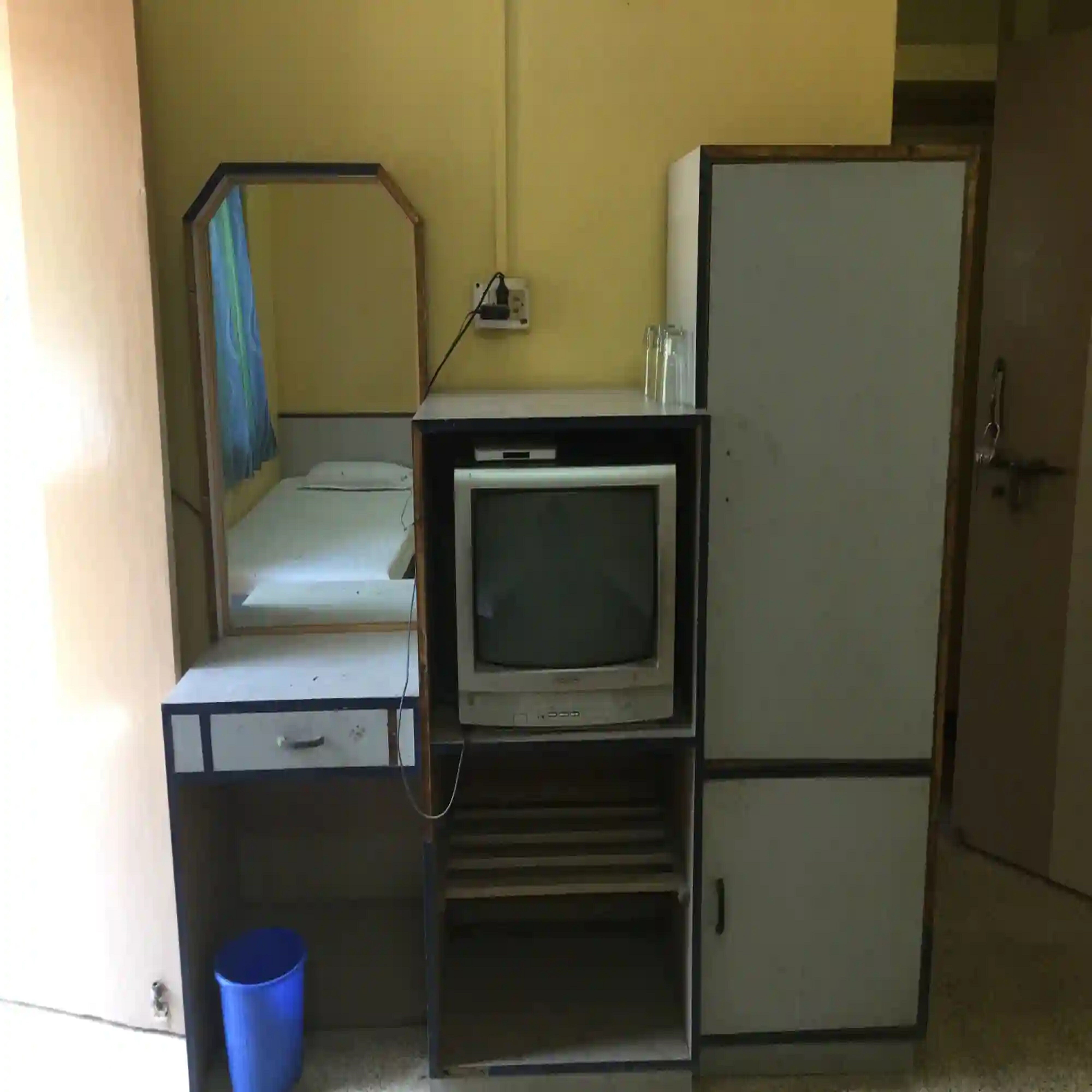 Chinar Garden Hotel - Tap to explore photos