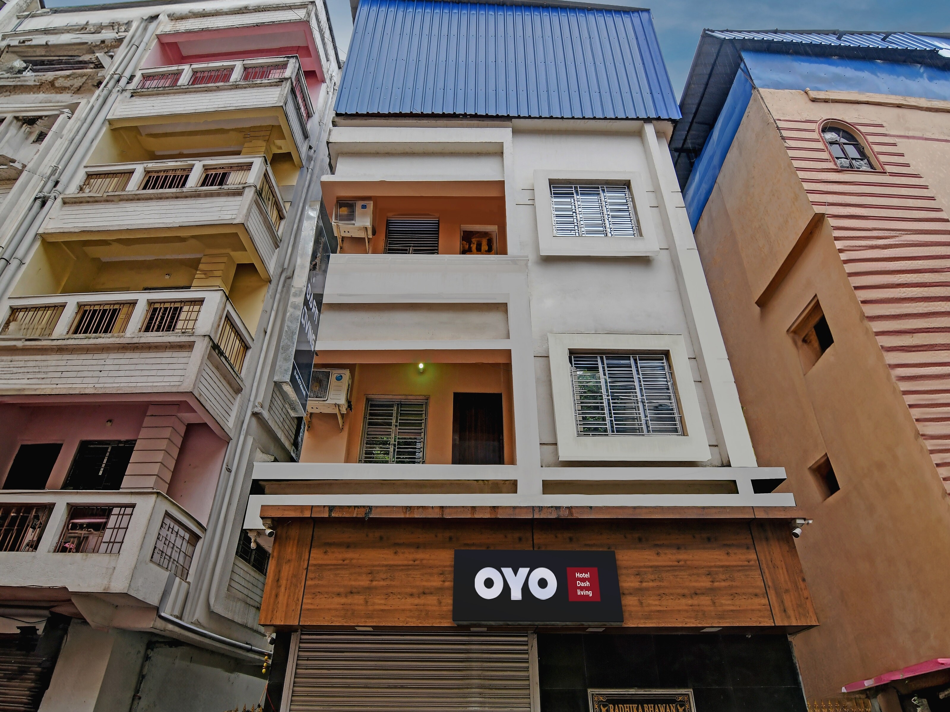 Hotel O Dash Living - Tap to explore photos
