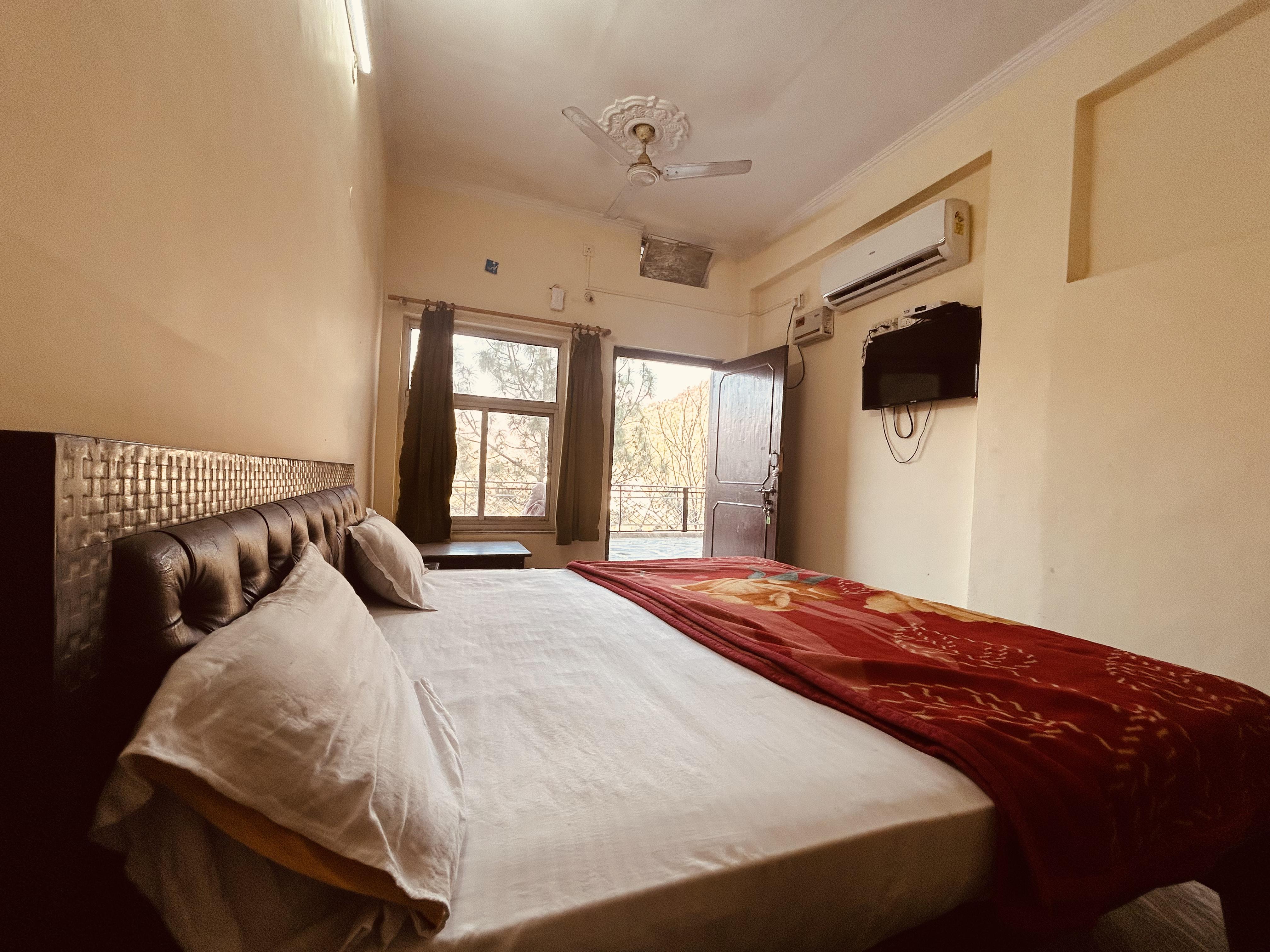 Motel Dev - Sangam View Property, Devprayag - Tap to explore photos