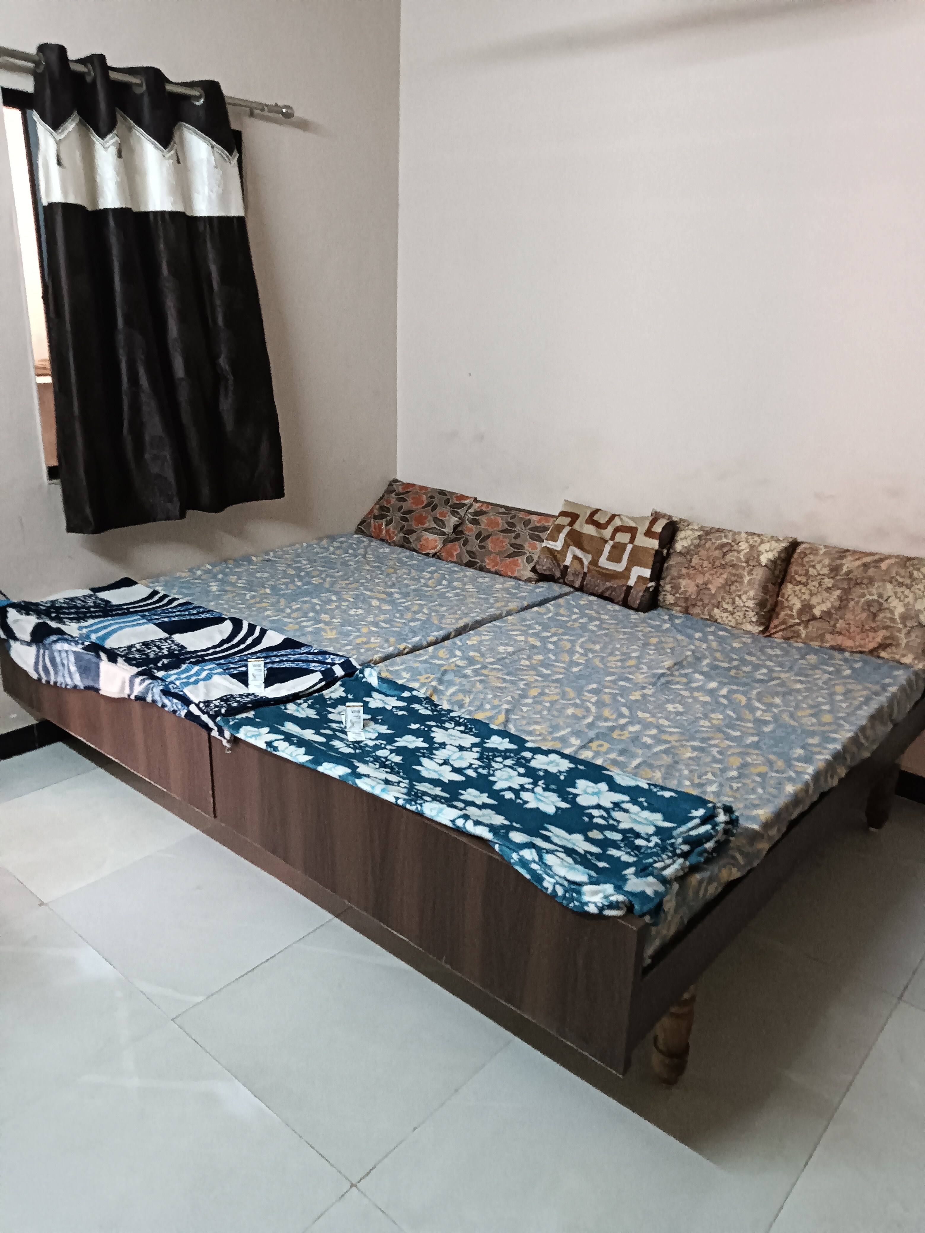 Mayur bavan - Tap to explore photos