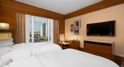 Sheraton Hyderabad Room Type - Sheraton Club Twin with Bathtub, Seating Area & Lounge Access