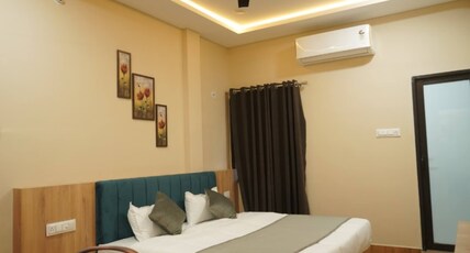 Bhavya Hotel Ujjain Room Type - DELUXE ROOM 4